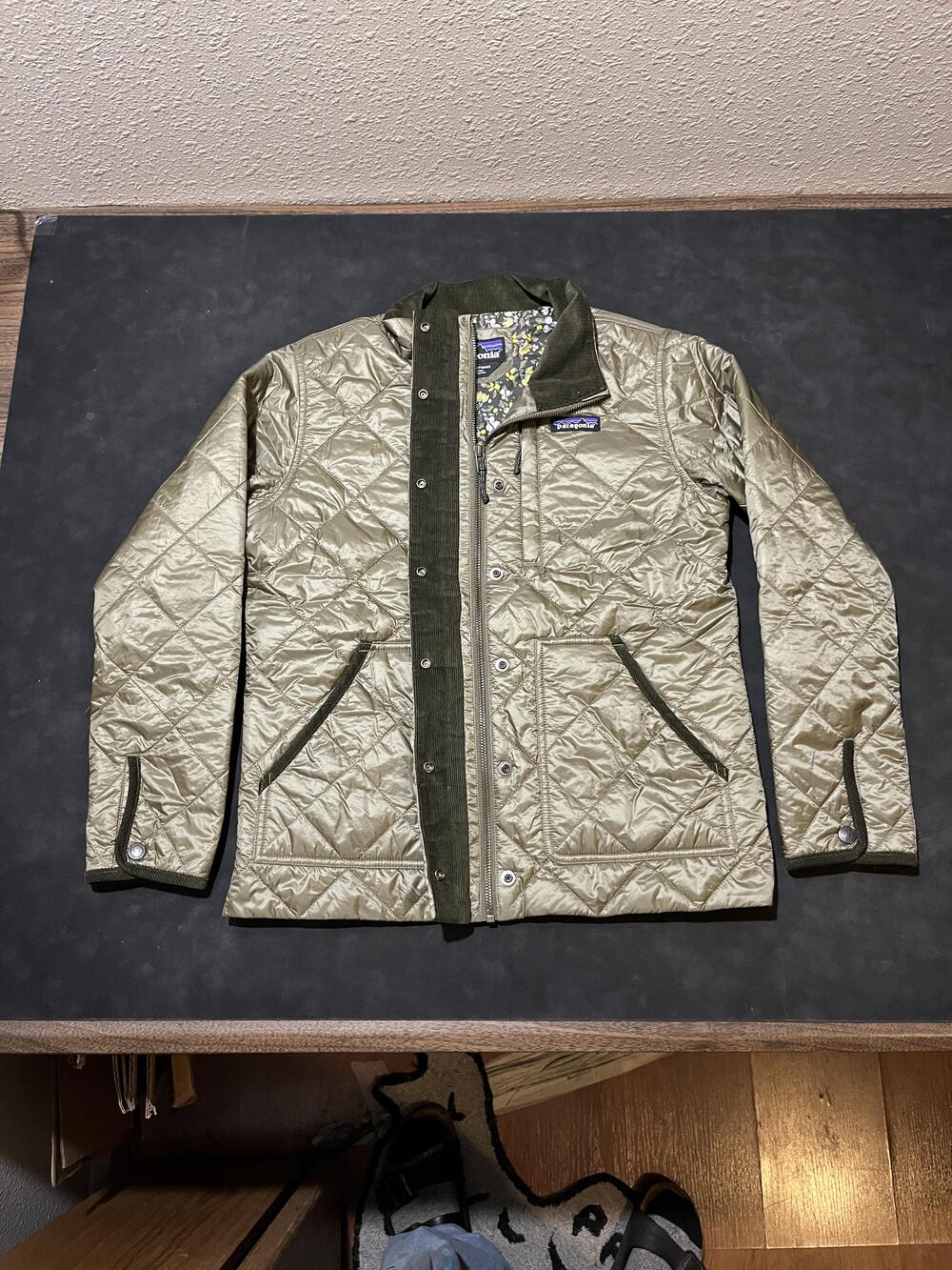 Patagonia Jacket Womens XS Quilted Lightweight Snap Front Floral Lined Hiking